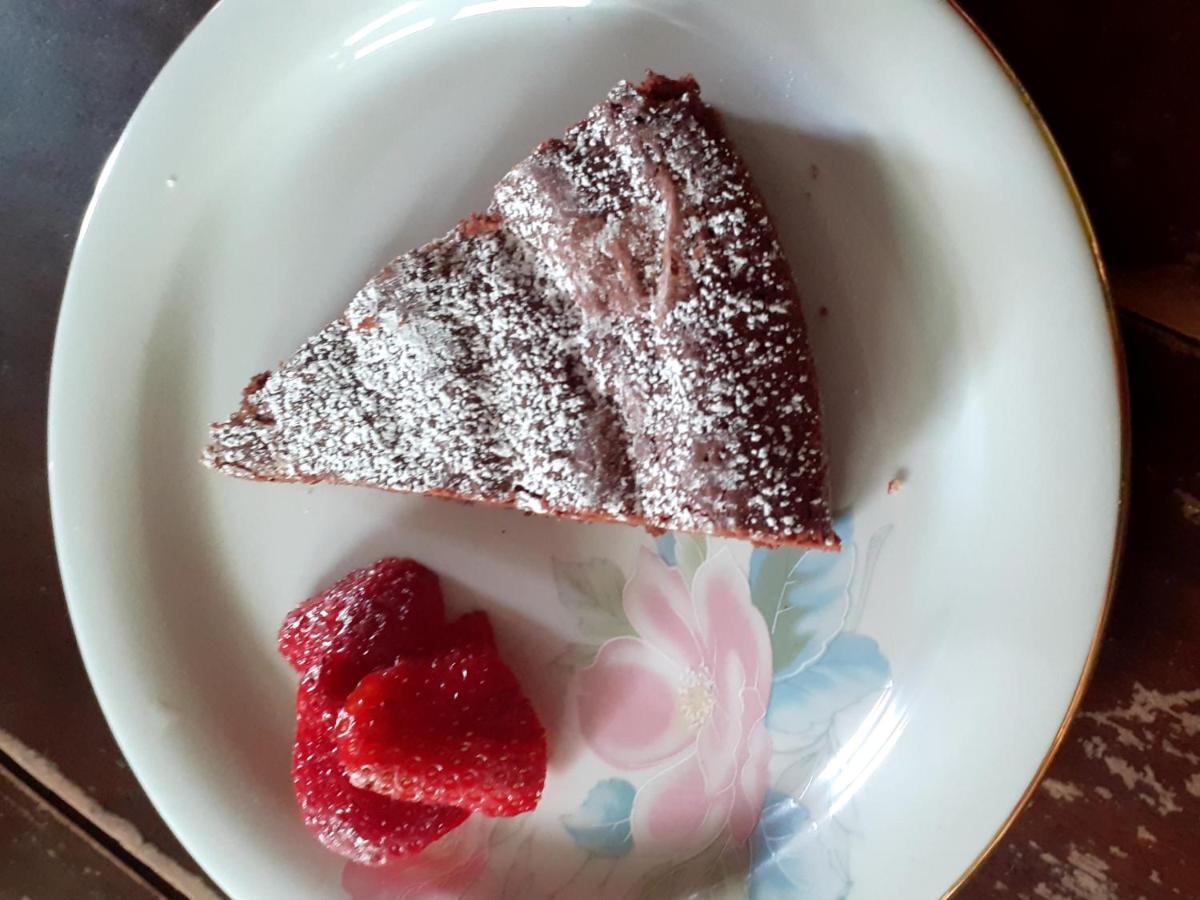 B&B La Vecchia Quercia Home Restaurant ฟอร์โนโว ดิ ตาโร ภายนอก รูปภาพ